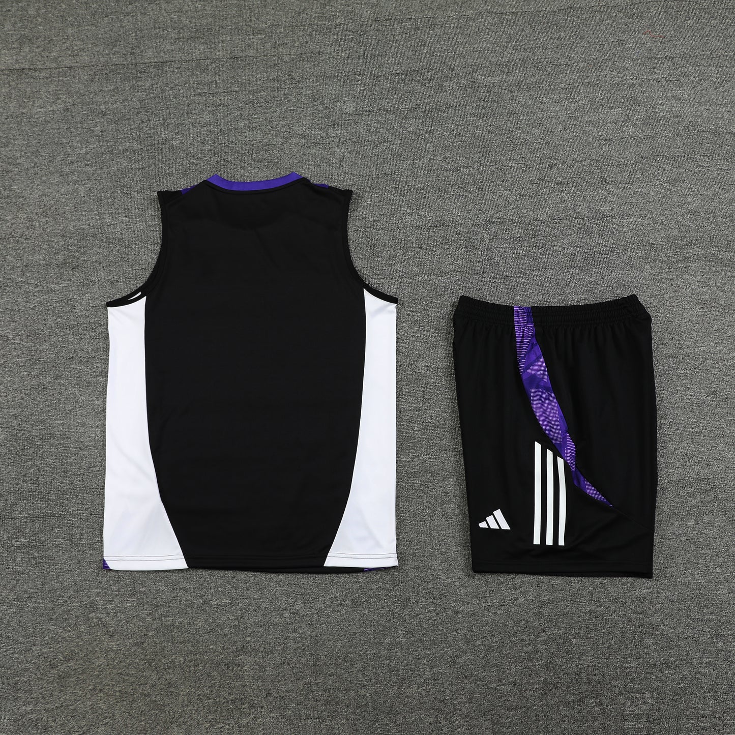 24 Real Madrid black Special Edition training set