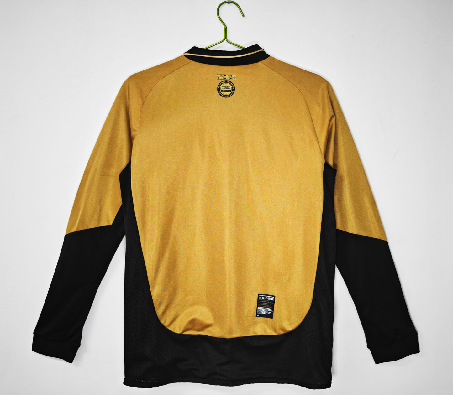 Retro 2001/02 Manchester United Commemorative jersey