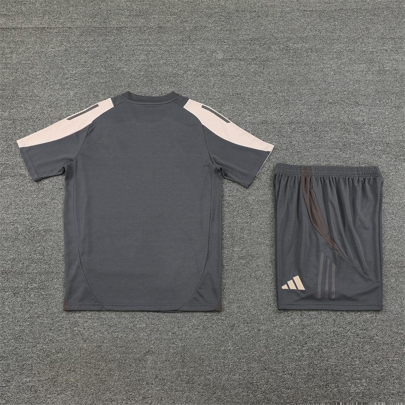 24/25 Real Madrid's grey training uniform