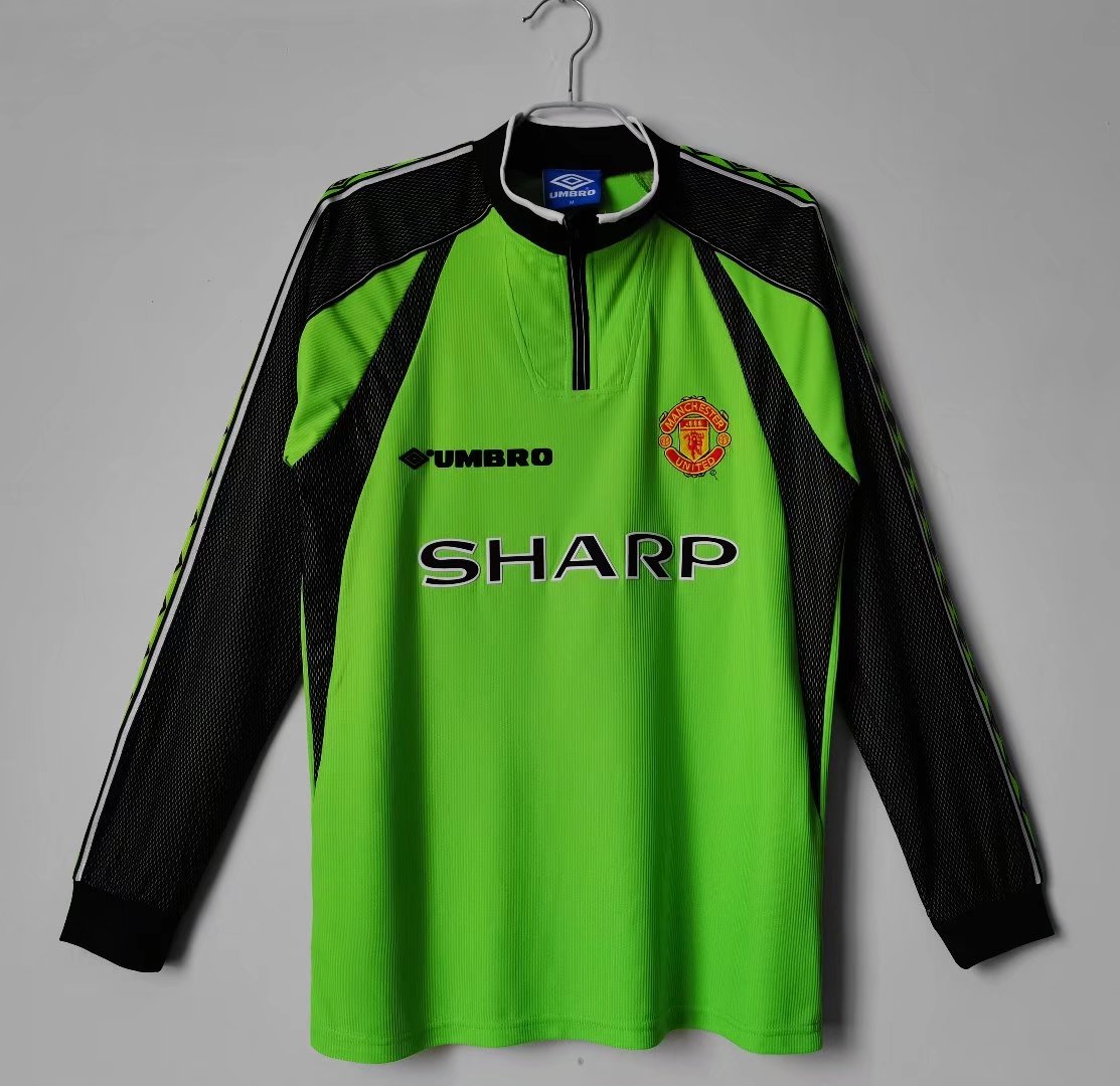 Retro 1998/99 Manchester United's green long-sleeved jersey