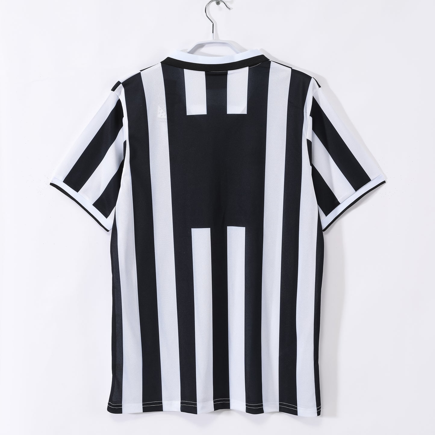 Retro 1994/95 Juventus home jersey