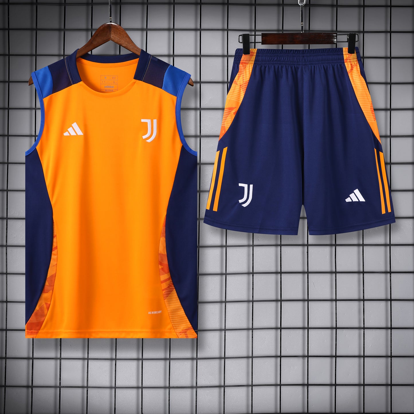 24/25 Juventus orange Special Edition training set