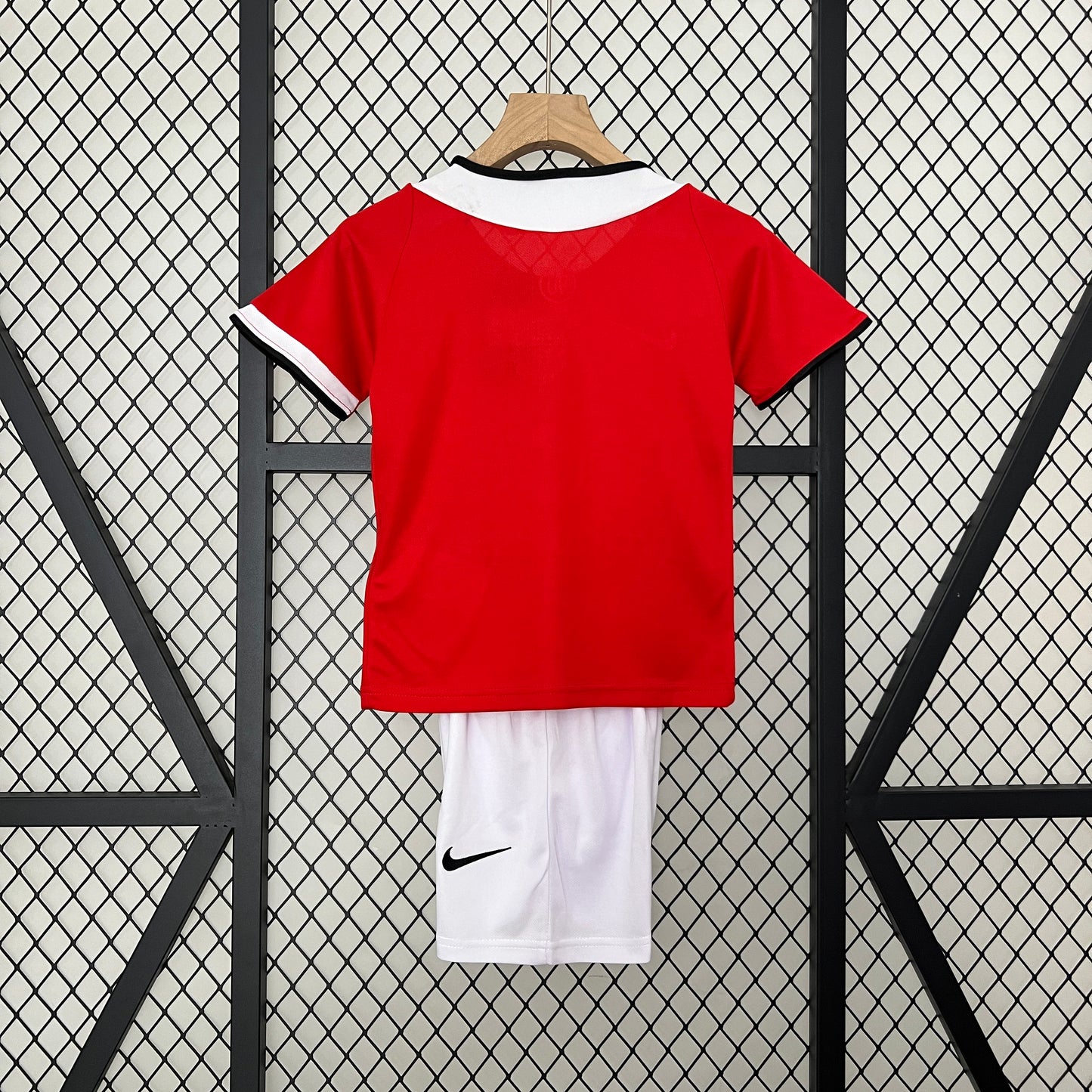 05/06  kids Man Utd.  home jersey
